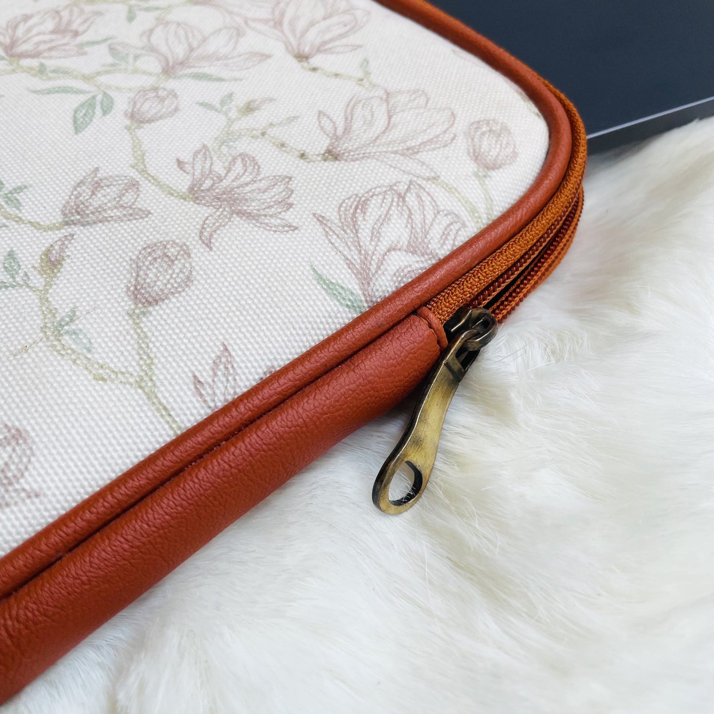 Whimsical Magnolias Ipad/Tablet sleeves ~ 13 inch